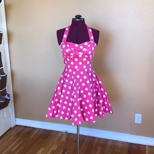 Pink polka dot summer dress. ❤️ 💜